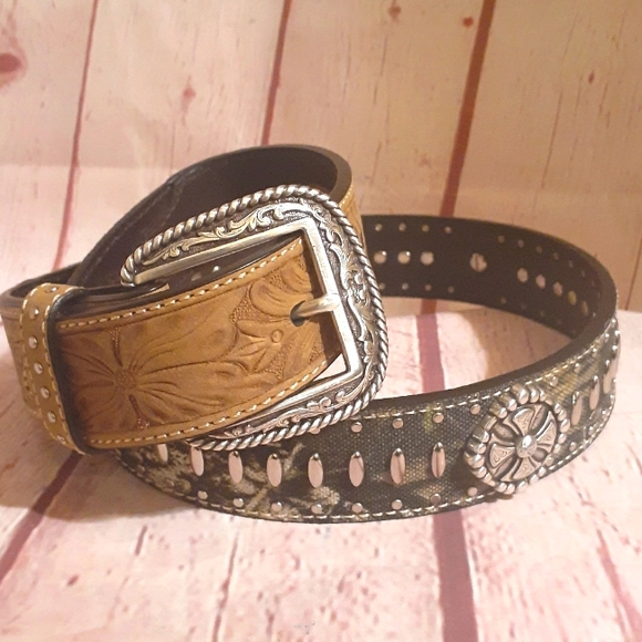 Ariat Other - NWT Ariat Embossed Brown Leather/Canvas Belt Mens size 34